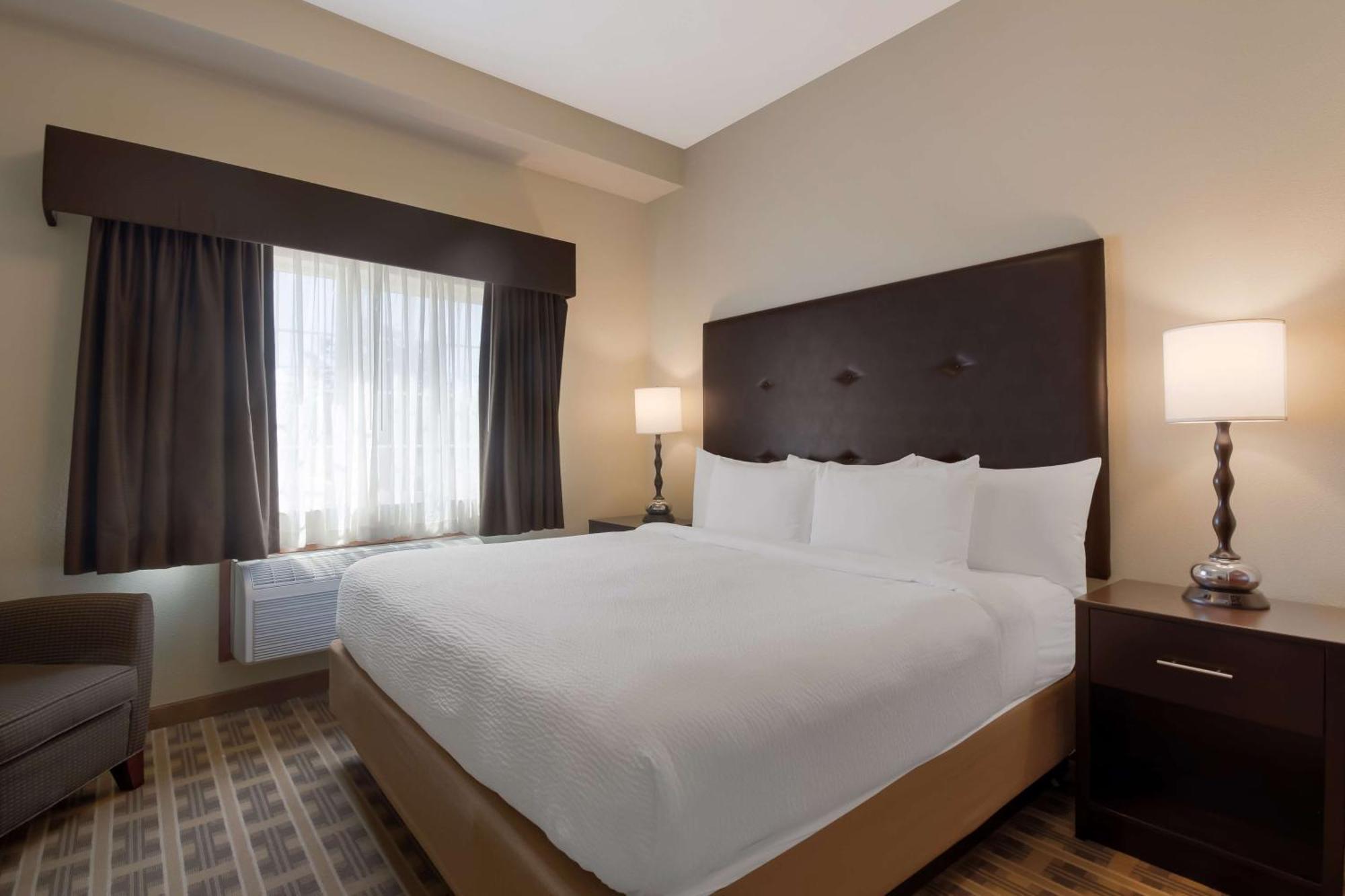 Best Western University Inn And Suites Forest Grove Exterior photo